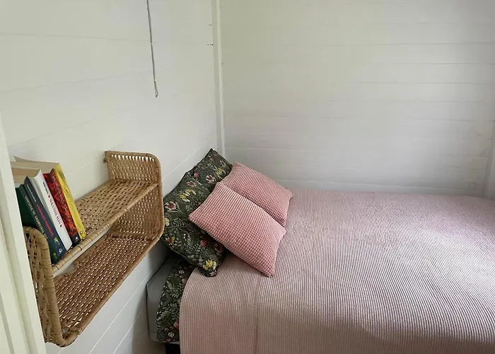 Pihla Rannamaja Sauna Ja Kuemblustuenniga